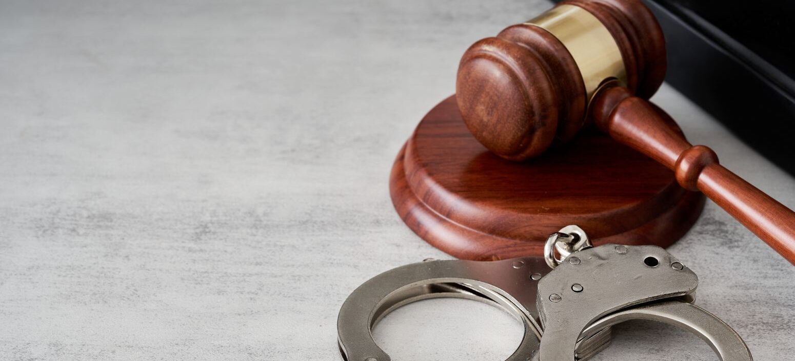 Strafbefehl-in-der-Schweiz-Hilfe-vom-Anwalt-aspect-ratio-1000-455